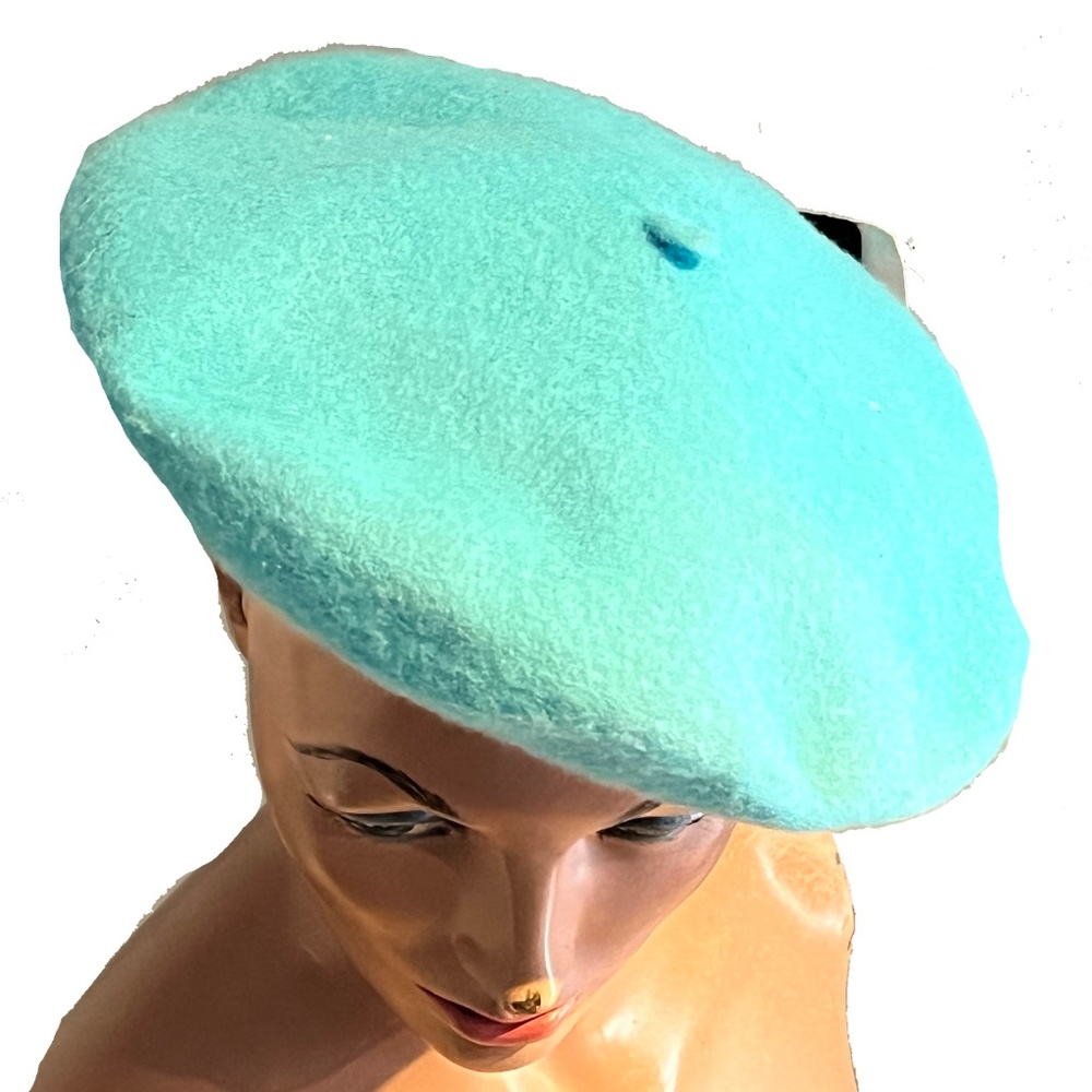Baby Blue Wool Beret Great Color New With Tag Never Worn 1 Sz